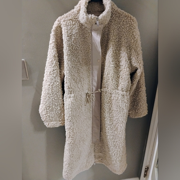Cozy Cream Teddy Jacket - Picture 9 of 12